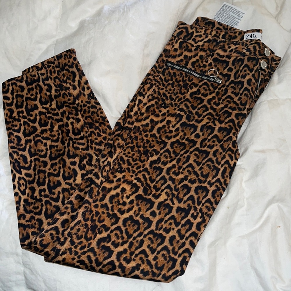 NWT• Zara leopard Pants